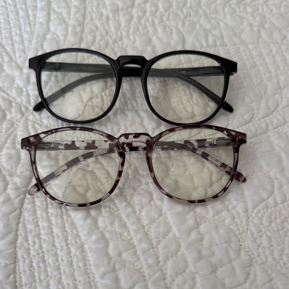 Set of 2 Non prescription Black & Tortoise Shell Glasses